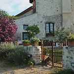 Val Çiftlik konaklama